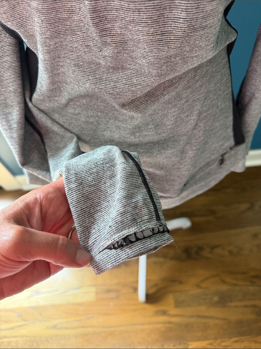 Lululemon Long Sleeve Athletic Top in Heather Gray with Black Panels - Picture 6 of 8